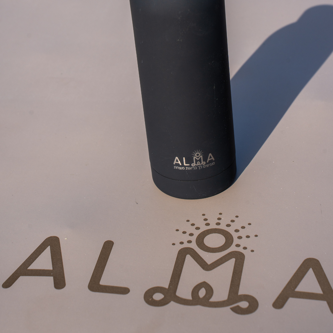 בקבוק לשתייה "עלמה" שחור